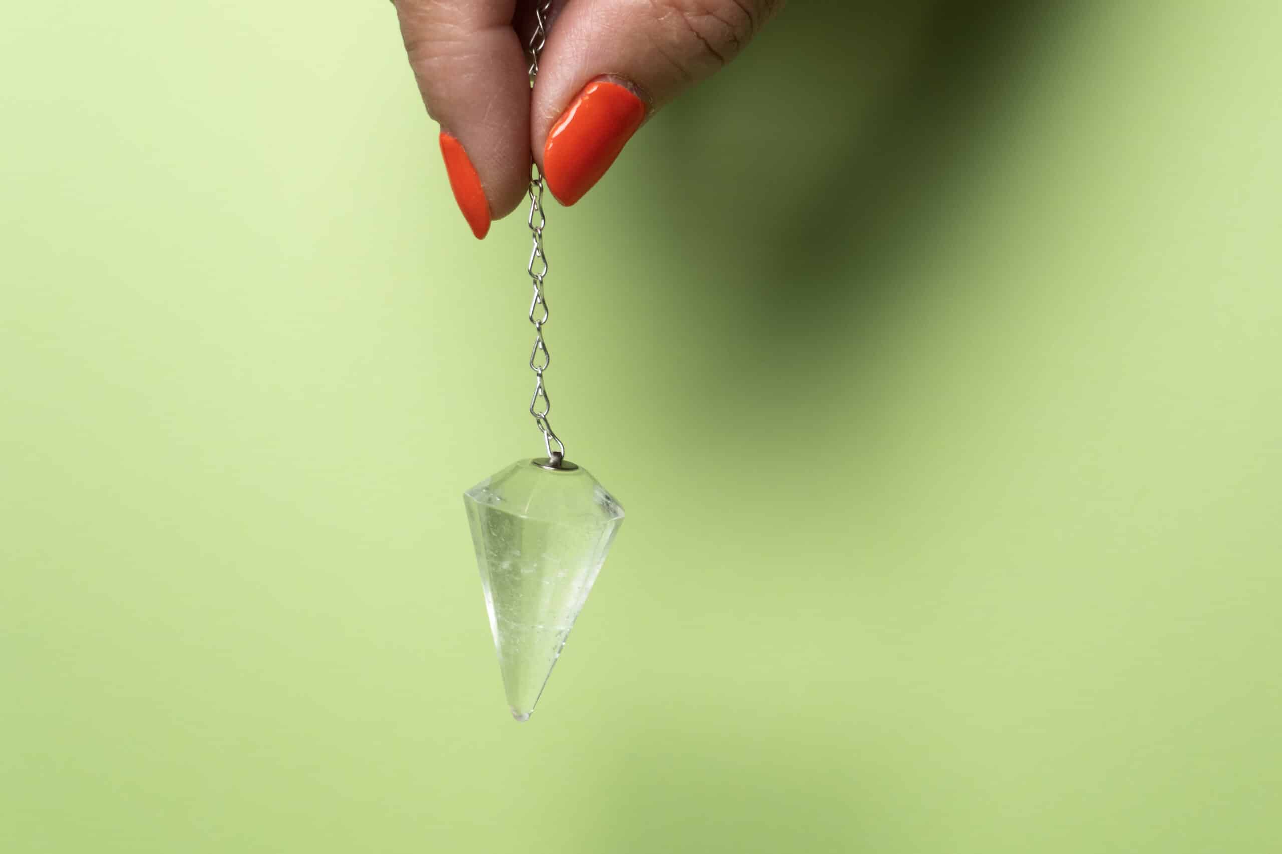 Péndulo auxiliar de Cuarzo Blanco facetado - Imagen 2